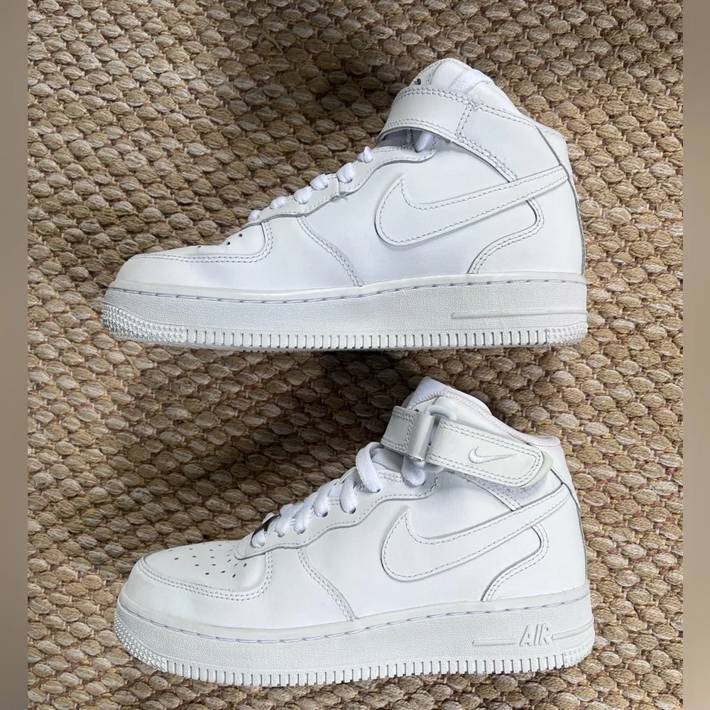 Nike Air Force 1 LE Mid Triple White 4.5 GS youth Kids Boys EUC W Box Tried On